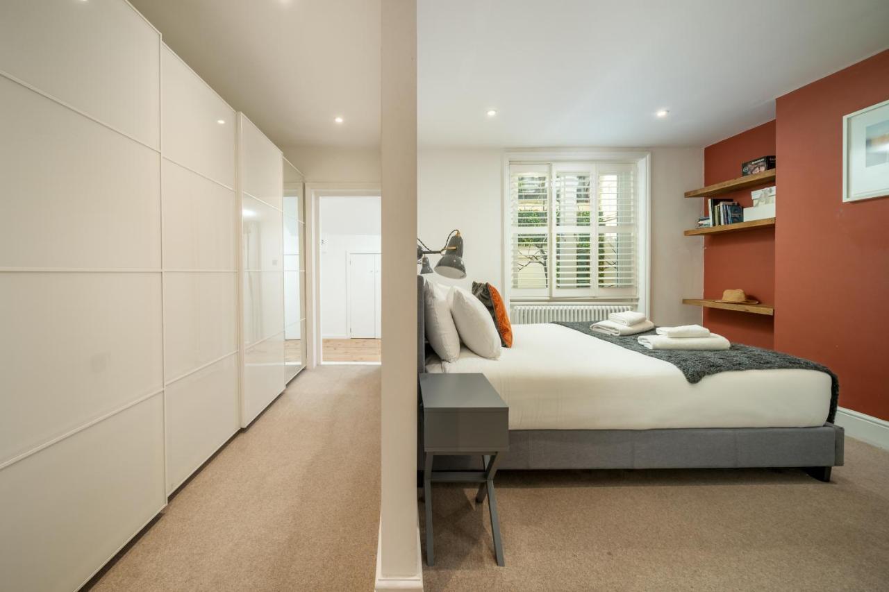 Sleek Flat With Communal Courtyard Лондон Экстерьер фото